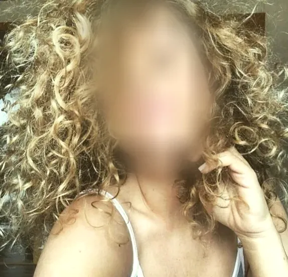 Anniina, 25