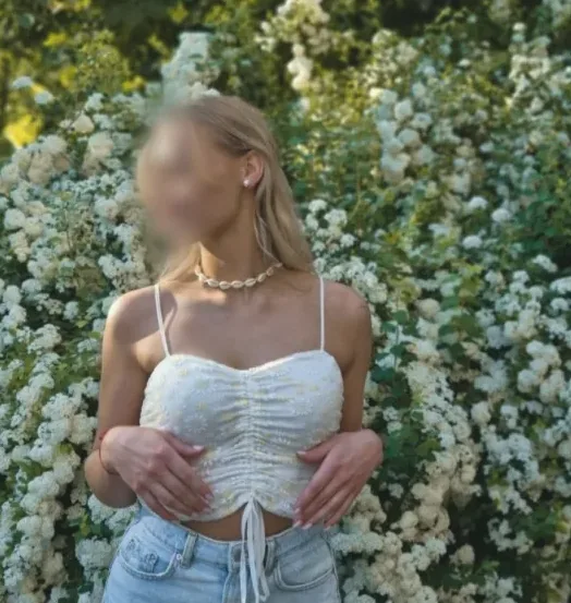 Elli, 32