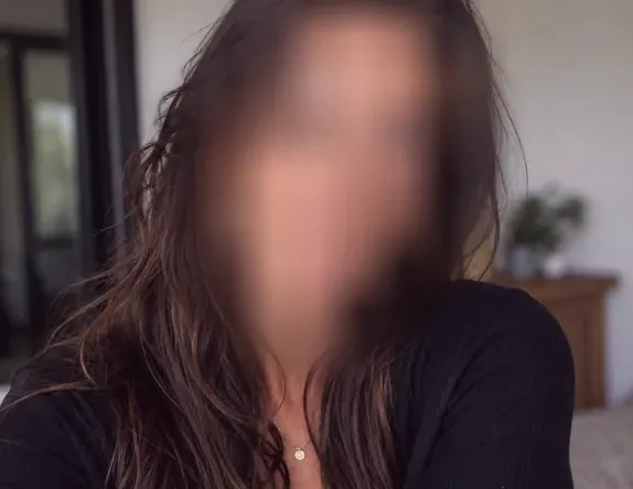 Emilia, 38
